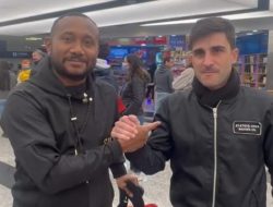 Manajer Persipura Yan Mandenas Bertemu Robertino Pugliara di Argentina
