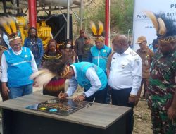 PLN Karubaga di Desa Kolengger, Kabupaten Tolikara Resmi Beroperasi