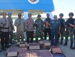 Sebanyak 304 Botol Minuman Keras Berbagai Merek Disita Aparat di Pelabuhan Baru Agats