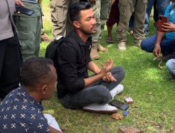 Bupati Mesak Magai Tuding DPRD Nabire Pimpin Demo Terkait Kisruh Honorer, Wakil Rakyat Angkat Bicara