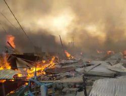 Pasar Pahara Sentani, Kabupaten Jayapura Terbakar: Puluhan Kios Ludes