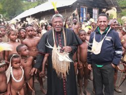 Karya Tuhan Melalui Para Misionaris: Gereja Katolik Oklip Hasilkan Bupati Yan Spei Bidana dan Banyak Intelektual Pegunungan Bintang