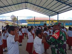 MOS di SMP Negeri 1 Waghete Diisi dengan Materi Wawasan Kebangsaan dan Peraturan Baris-Berbaris