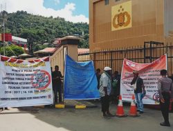 Massa Unjuk Rasa di Polda Papua Buntut Dugaan Kasus Korupsi Rp 16 Miliar Lebih di DPRD Tolikara