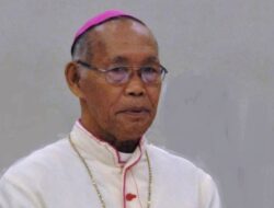 Mengenang Uskup Emeritus Michael Angkur, Pastor dan Politisi yang Murah Hati