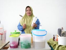 PNM Dampingi Ratusan Nasabah PNM Mekaar Daftar Izin Edar BPOM
