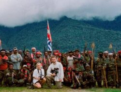 Dua Wartawan Australia yang Sukses Menembus Belantara Papua Raih Penghargaan Jurnalistik
