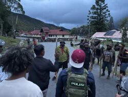 Saling Serang Massa Pendukung Dua Paslon Bupati-Wakil Bupati Puncak Jaya Pecah di Muliambut