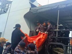 TNI AL Evakuasi Jenazah Wartawan Metro TV yang Alami Kecelakaan Laut di Maluku Utara