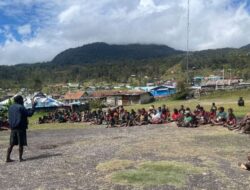 Ratusan Warga Tiga Distrik di Kabupaten Puncak Mengungsi Karena Takut Kehadiran Aparat TNI