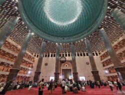 Presiden Prabowo Subianto Didampingi Sejumlah Pejabat Negara Shalat Idul Adha di Masjid Istiqlal