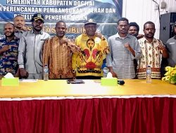 Bupati Tebai Harapkan Konsultasi Publik Lahirkan Kontribusi Positif Untuk Dokumen KLHS RPJMD Dogiyai