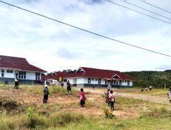 Petugas Kebersihan RSUD Dogiyai Lakukan Kerja Bakti