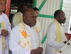 RD Santon Tekege Pr, Pastor Asli Papua Pejuang HAM Meninggal