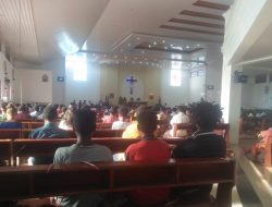 Misa di Gereja Katolik di Nabire Tetap Mematuhi Prokes Covid-19