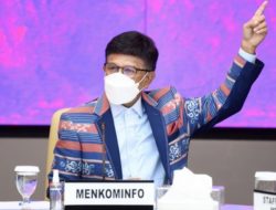 Menteri Kominfo Johnny Plate Perintahkan Pembatasan Kerja Menyusul Kasus Covid-19 Meningkat