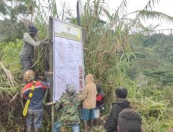 Baliho Perkam di Waitakotu yang Menghukum Pelanggar Bugil Dipasang Warga