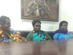 Jual Noken Motif Bintang Kejora, Tiga Mama Papua Diamankan Aparat Polres Mimika