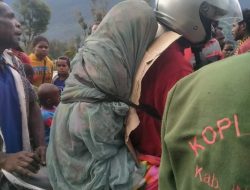 Tak Ada Ambulans, Jenazah Pendeta di Papua Dibawa dengan Ojek Motor dari Kabupaten Mimika ke Intan Jaya
