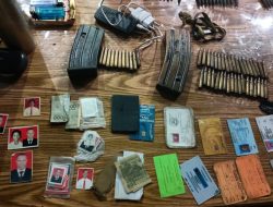Polisi Amankan Penyelundup Senjata Api Jenis FN dan 615 Butir Amunisi di Yalimo