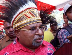 Gubernur Enembe dan Sejumlah Tokoh Papua Bedah Pemekaran Daerah Otonomi Baru