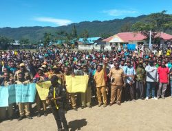 Ribuan Massa Demo Tuntut Presiden Jokowi Tinjau Ulang Pegunungan Bintang Masuk Provinsi Papua Pegunungan