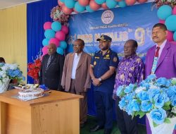 Bupati Kabupaten Dogiyai Yakobus Dumupa Bantu STAK Nabire Rp 1 Miliar