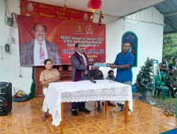 Bertemu Warga Mimika Baru, Anggota DPRD Elminus Mom Minta Jaga Keamanan Menyongsong Natal dan Tahun Baru
