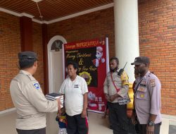 Binmas Noken Jayawijaya Kunjungi Pendeta Elis Tuhumena Dalam Rangka Perayaan Natal dan Tahun Baru