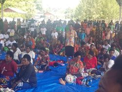 Ibadah Natal Gabungan 5 Jemaat Klasis Iwaka GKII Sinode Papua Berlangsung di Alam Terbuka