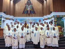 Tahbisan Imam Baru di Gereja Santo Petrus Remu, Keuskupan Manokwari-Sorong