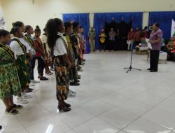 Sekda Hana Hikoyabi Lantik Forum Anak Daerah Kabupaten Jayapura Periode 2023-2025