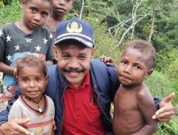 Jatuh Usai Telepon di Bandara Wamena, Kepala Dinas Pertanian Kabupaten Tolikara Latuconsina Meninggal