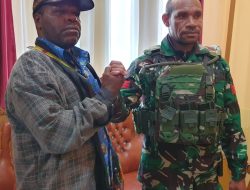Miskomunikasi Sekdis Kominfo Deiyai Yustus Goo dan Satgas Pamtas Yonif 527/By Yahya Sesewano Berujung Damai