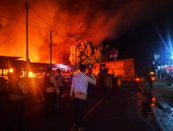 Pasar Bumi Raya Nabire Terbakar Minggu Dini Hari: Penanganan Terkesan Lamban