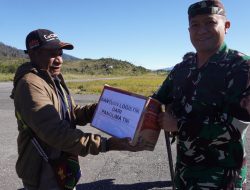 Bantuan Panglima TNI Antisipasi Sekitar 7000 Warga yang Terancam Kelaparan Tiba di Sinak, Kodim Puncak Langsung Distribusikan