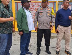 Polres Lakukan Pengamanan Penyaluran Bantuan Pemda dan Panglima TNI untuk Dua Distrik di Puncak