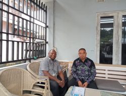 Penjabat Bupati Triwarno Purnomo Minta Kadis Kominfo Kabupaten Jayapura Gustaf Griapon Lakukan Kajian