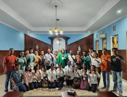 PMKRI Santa Theresia Timika Lantik 15 Anggota Baru