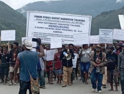 Warga Gelar Aksi Damai Dukung Aaron Wanimbo Ditetapkan Sebagai Penjabat Bupati Kabupaten Tolikara