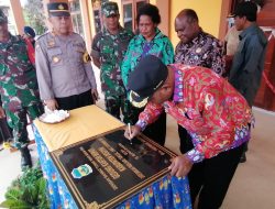 Resmikan Kantor Baru, Penjabat Bupati Petrus Agapa Sebut Kehadiran Kantor Untuk Tingkatkan Pelayanan Masyarakat