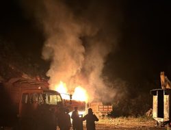 Gedung Kantor Dinas PUPR Dogiyai dan Satu Kamp Perusahaan Terbakar Malam Ini