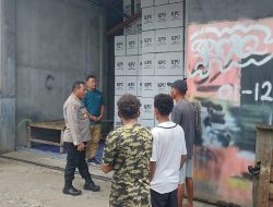 Liaison Officer Kapolda Papua Pegunungan Kombes Yoseph Enock Lakukan Pengecekan Gudang Logistik KPUD Tolikara