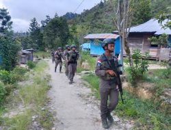 Satgas Damai Cartenz Patroli Rutin Ciptakan Kamtimbas Tetap Kondusif di Kota Oksibil