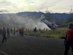 Pesawat Smart Air Berpenumpang 12 Orang Alami Kecelakaan di Bandara Aminggaru, Kabupaten Puncak