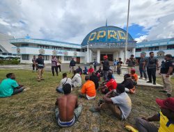 Sekelompok Orang Aniaya Komisioner KPU Kabupaten Jayawijaya di Gedung DPRD Jayawijaya