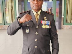 Sosok Komunikatif Itu Memenuhi Panggilan Sang Khalik di Jalan Trans Enarotali–Aradide