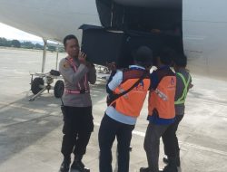 Jenazah Anggota Polres Yahukimo Korban Penusukan Orang tak Dikenal Tiba di Jayapura