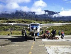 Penerbangan ke Puncak Terhenti dan Nihil Stok Sembako: Ada Warga Meninggal Kelaparan