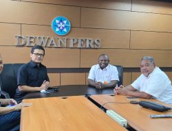 Kepala Dinas Komunikasi dan Informatika Kabupaten Jayapura Gustaf Griapon Silaturahmi ke Dewan Pers